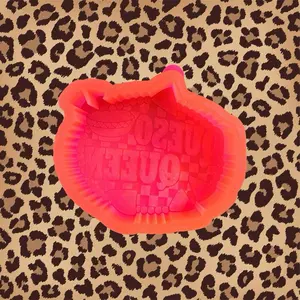 Queso Queen Freshie Mold