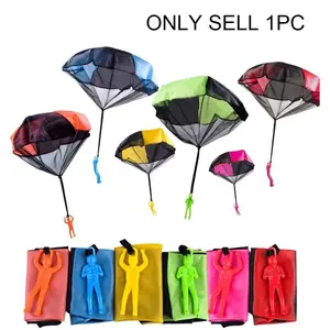 Hand Thrown Parachute Toy with Soldier, Battery-Free Outdoor Flight Toy, Party Gift, Durable Parachute Set, No Tangles, Fun Toy Kit
