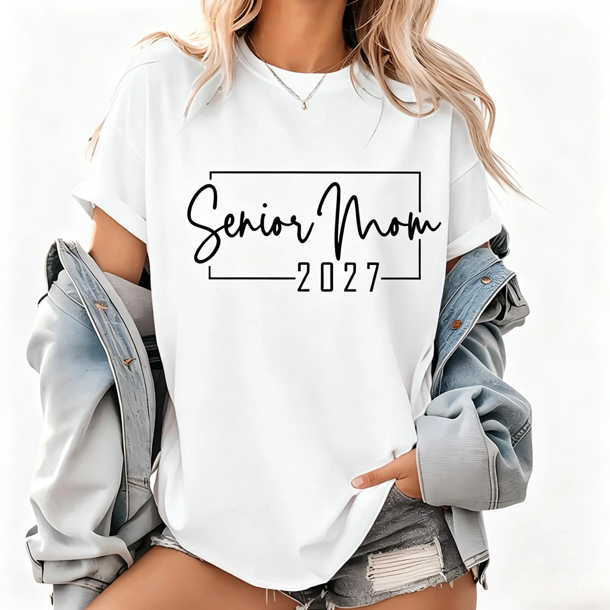 T-Shirt Senior Mom 2027 Shirt, Class of 2027 Shirt, Senior Graduate Shirt, College Senior Shirt