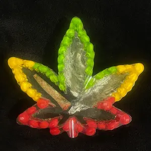 Maple Leaf Resin Ashtray - Lighter Design for Easy Cleaning and Versatile Use