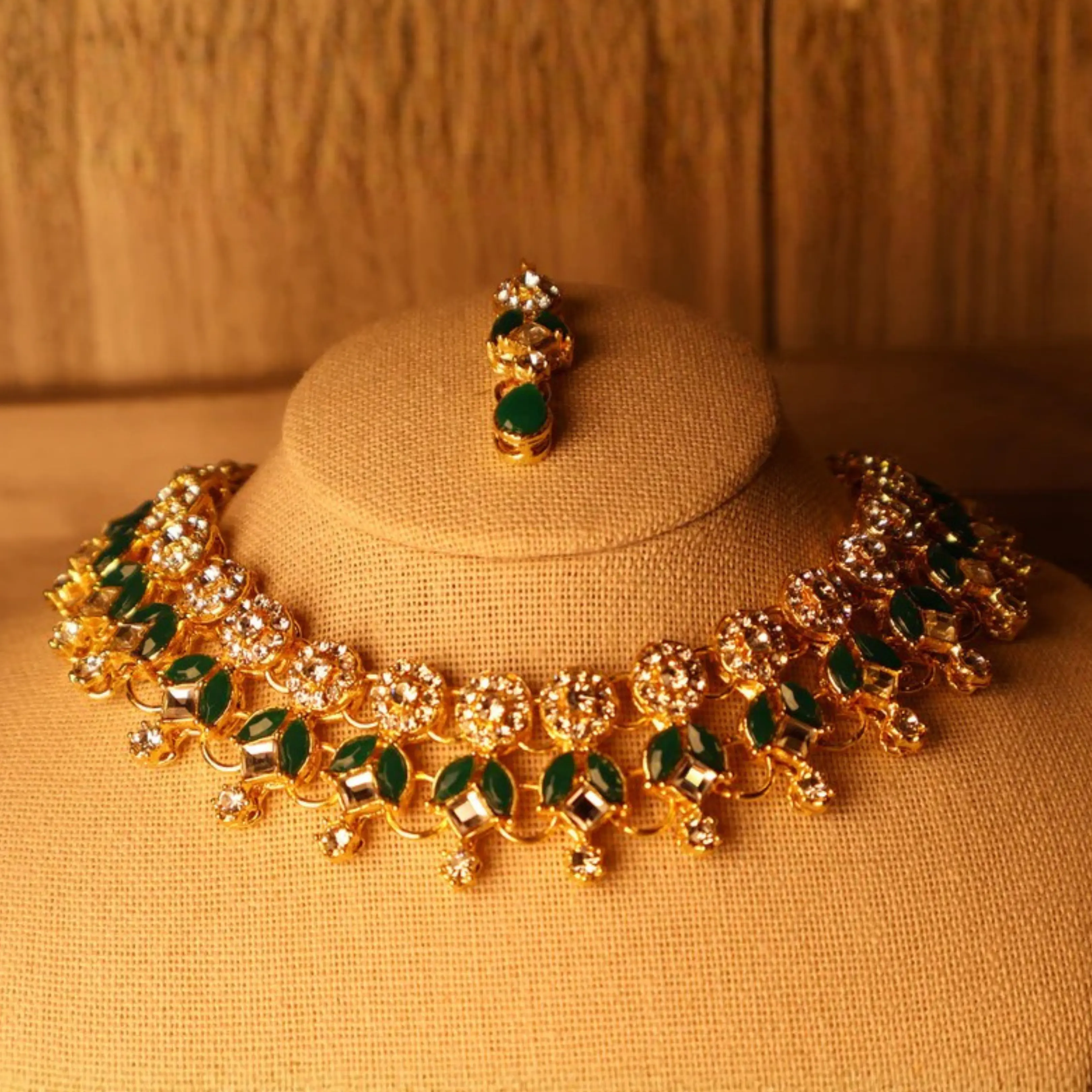 ZAMURRAD Emerald Green & Gold Kundan Choker Necklace Set with Tikka & Earrings | Indian Pakistani South Asian Wedding Jewelry