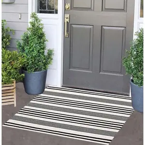 Black and White Striped Doormat 24'' x 35'' Front Porch Rug Machine Washable Indoor Outdoor Doormat for Front Porch Hand-Woven Entryway Rug for Laundry/Bathroom/Bedroom