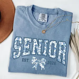 Comfort Colors® Senior Shirt Class of 2026, Blue Floral Chinoiserie Senior 2026 T-Shirt, Preppy Senior Est 2026 Grad Gift, College Bound Tee