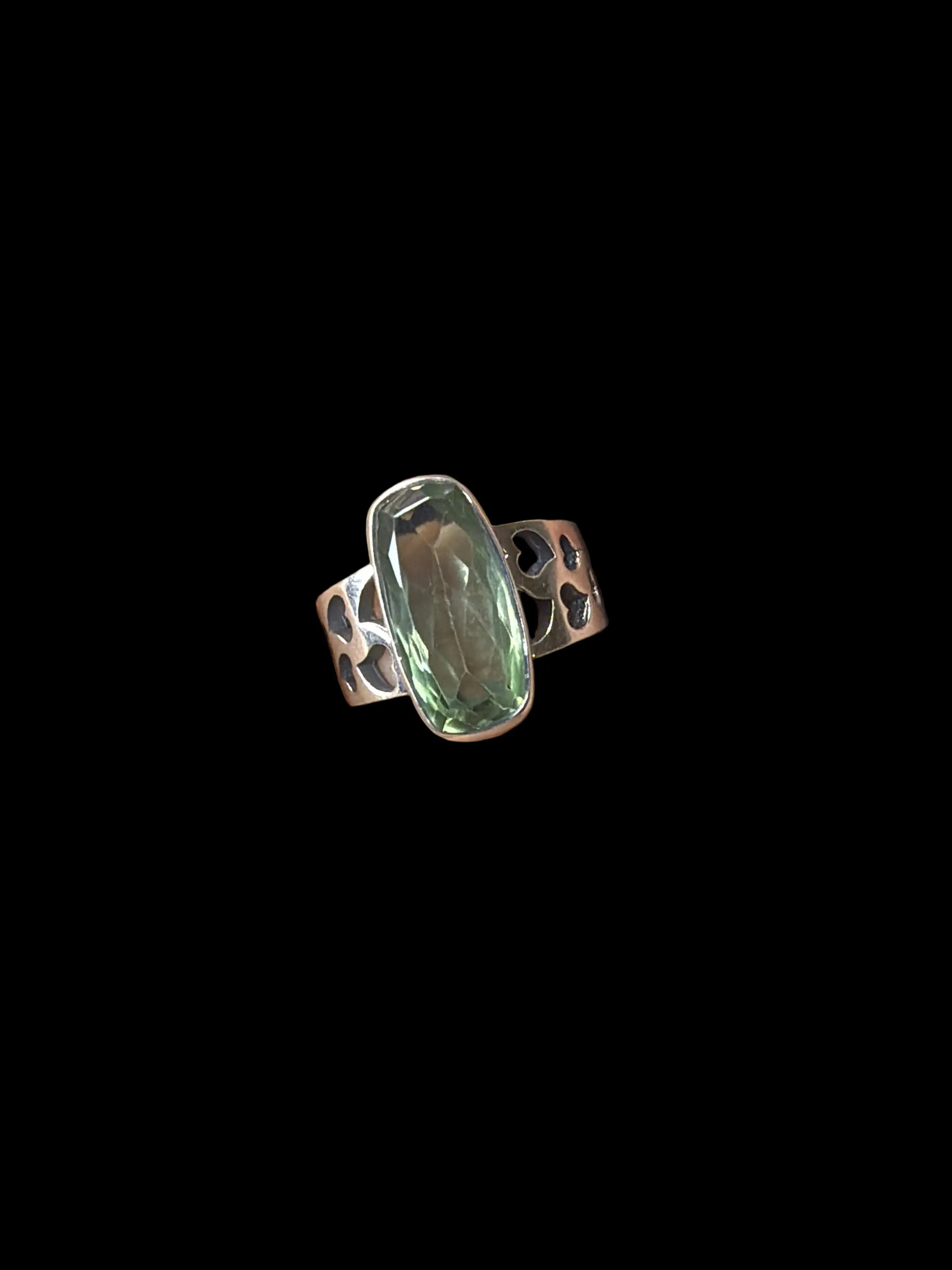 Stunning Green Amethyst Heart Band Ring - size 8