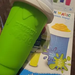 Slushie Maker Cup, Magic Quick Frozen Slushy Cup Cooling Cup Squeeze Cup Slushie Maker, Homemade Milk Shake Ice Cream Maker Turn any Drinks into Slushie