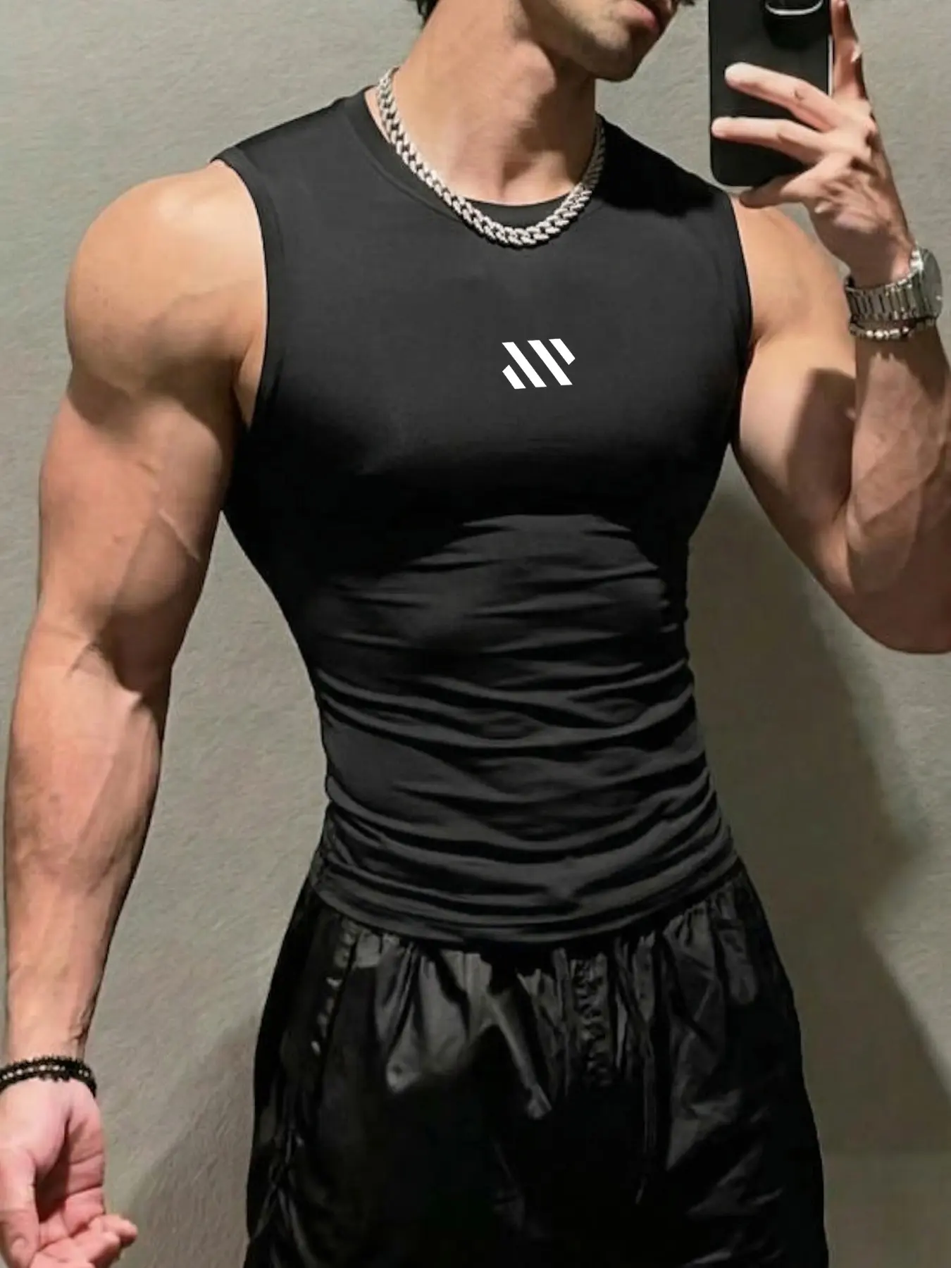 1pc Men's Compression Tank Top Gym Vest, Sports Vest, Fitness Vest Workout Shirt Muscle Fit Sleeveless Base Layer with Geometric Striped Graphic, Dry Fit Wicking, Black - Athletic Aesthetic for Bodybuilding, Weightlifting, Strength Training Vests