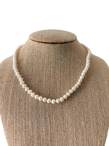 Fresh Water Pearl Necklace Classic Pearl Beads for Women's Jewelry Stylish and Versatile Accessory Ideal for Various Occasions