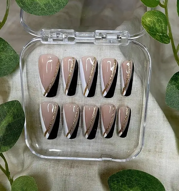 Black and Gold Elegance Press-on Nails, Reusable Nail Art