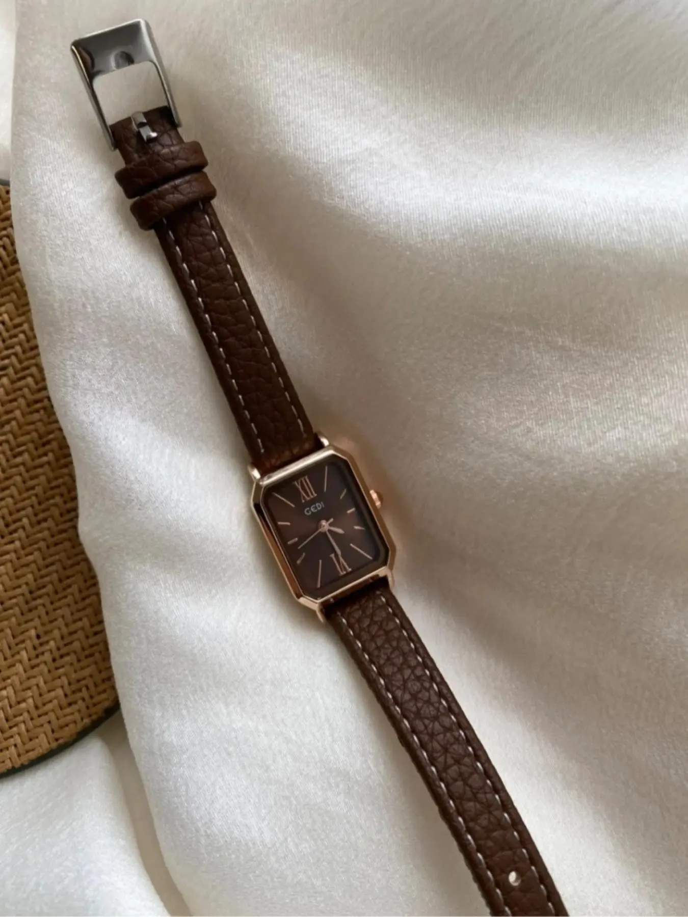 Simple Rectangular Women's Watch, Elegant Longcase Ladies' Quartz Watch, Vintage Style Analog Watch, Trendy Daily Accessory [9984]