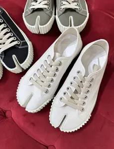 Women Tabi Split Toe Canvas Shoes, Comfortable Lace-up Low-top Sneakers, Non-slip Platform Trainers, Casual Footwear for Daily Wear, Streetwear, Travel, Versatile Fashion Shoes