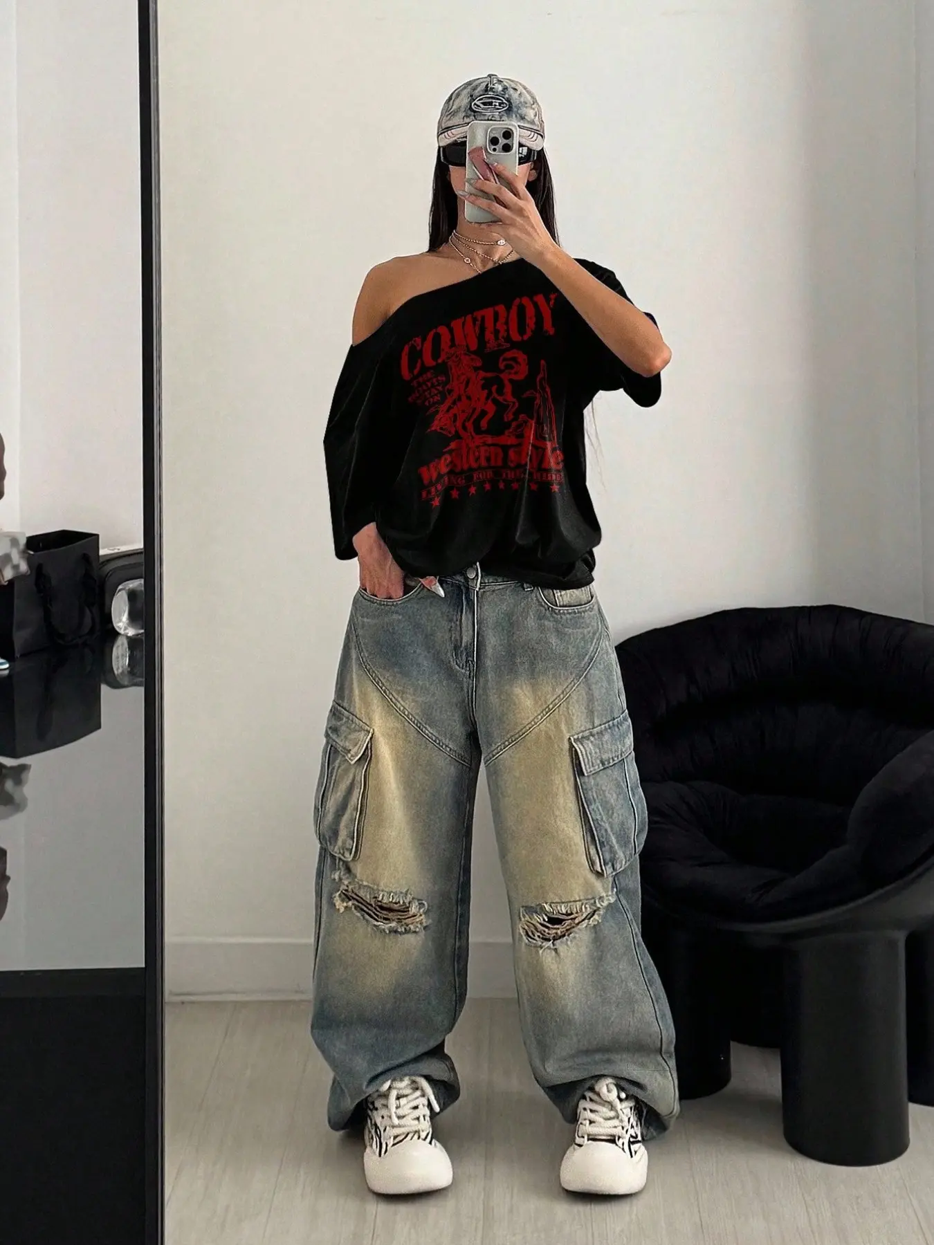 Women Y2K Cowboy Graphic Oversized Off Shoulder T-Shirt Soft Cotton Casual Trendy Boho Tee, Western Streetwear 2000s Aesthetic Retro Cowgirl Style Loose Fit Comfortable Lightweight Breathable Fashion Top, Casual Fashionable Top