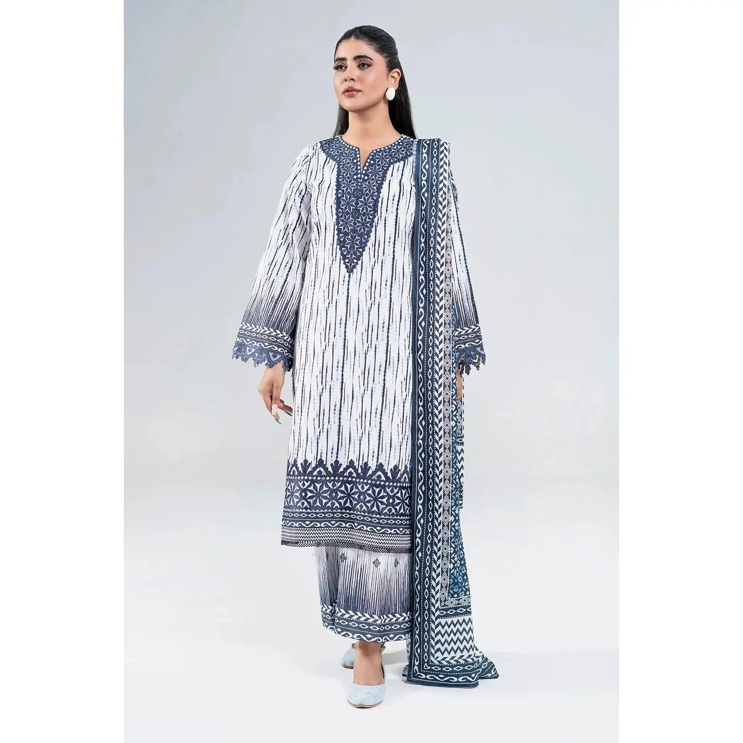 Lady's 3PC Embroidered Lawn Suit - Long Sleeves, Trouser, Elegance | KL-3976, Long Sleeve, Ethnic, Clothes, Ready To Wear, Light, Printed, Shirt, Three Piece Suit