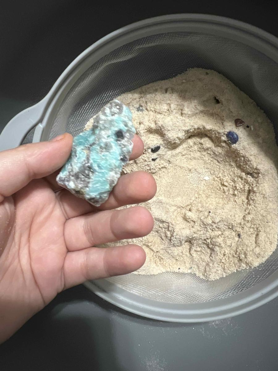 Item: Natural Agate Slice and 1 Assorted Carved Shape