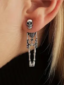 1pair Halloween Skull Earrings, Dark Skull Shape, Movable Bone Joint Design, Silver Distressed Texture, Cool Personality, Statement Earrings, Suitable For Punk Style Wear, Can Be Given To Family, Lovers, Halloween Personalized Gifts