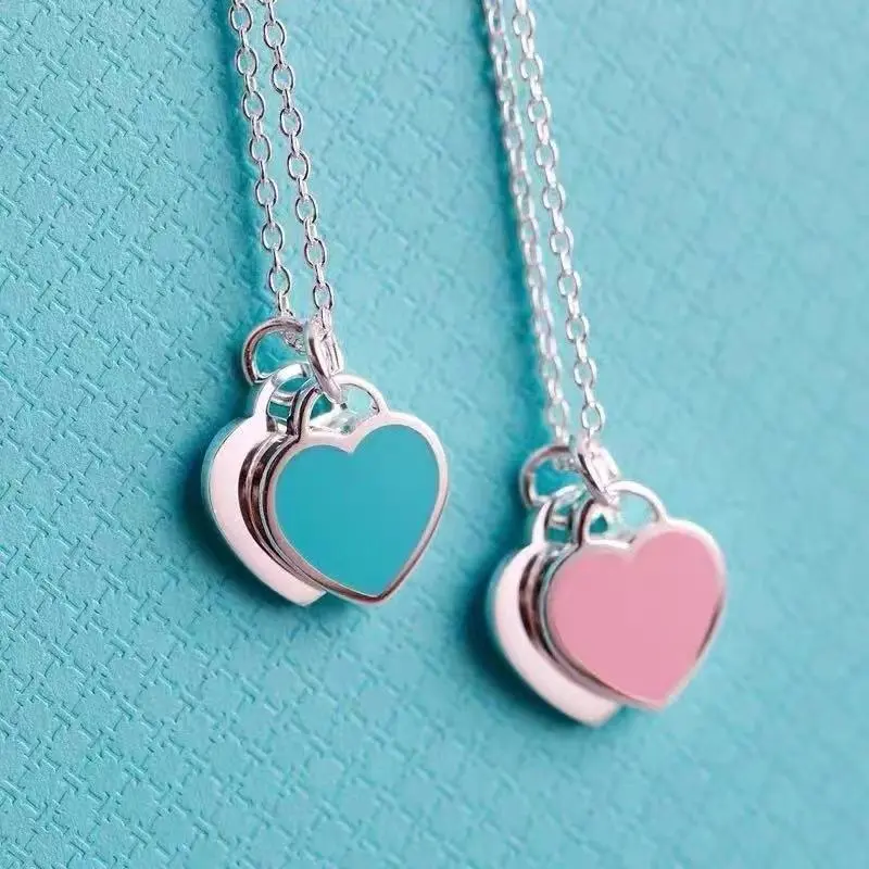 Women's Fashionable Love Pendant Necklace - Meaningful Gifts for Special Occasions, Romantic Gifting (Costume Jewelry Accessory)