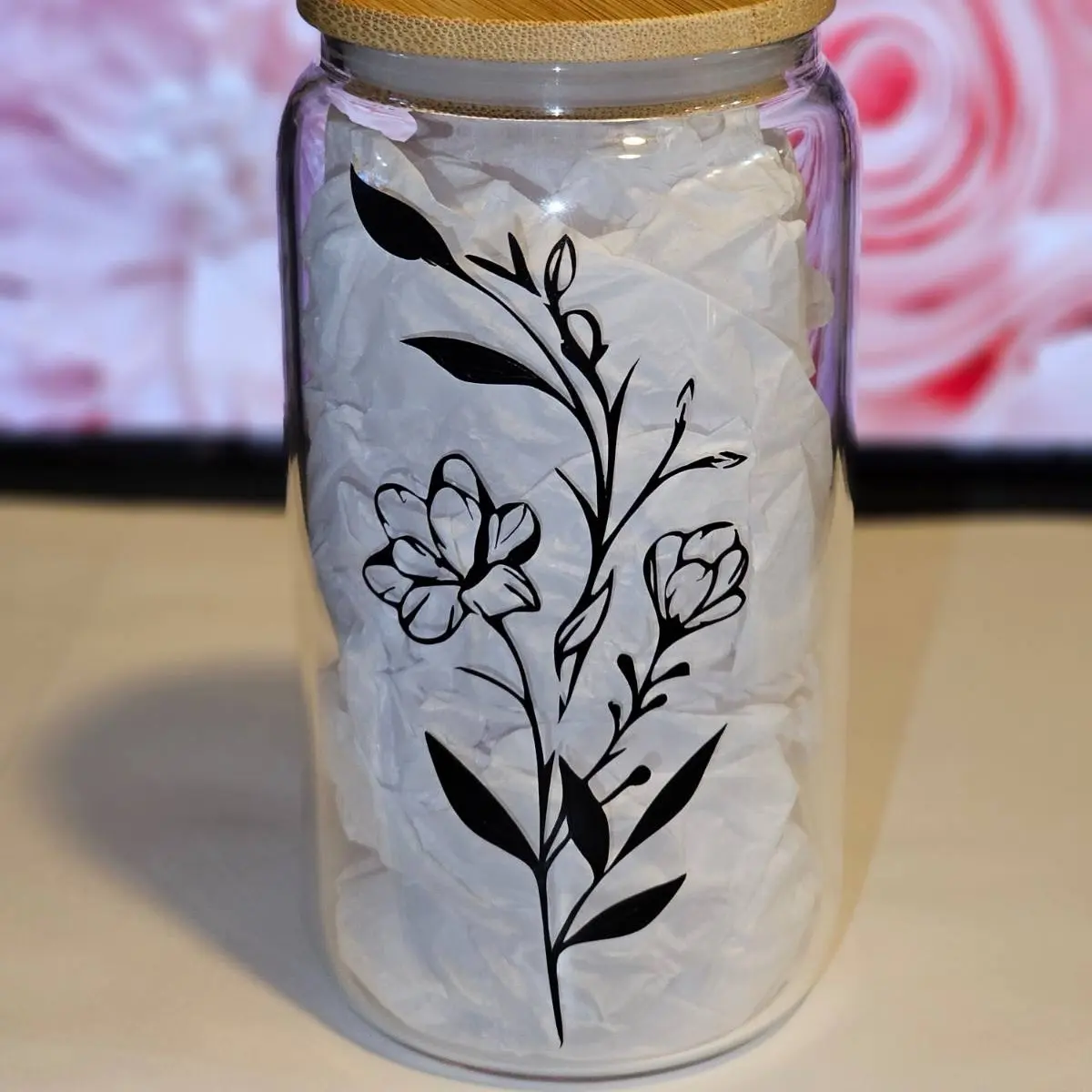 Un Día A La Vez Personalized Glass Libbey Cup with Floral Design