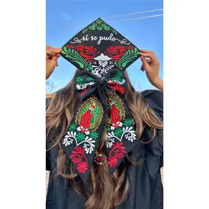 Si Se Pudo - Embroidered graduation cap topper