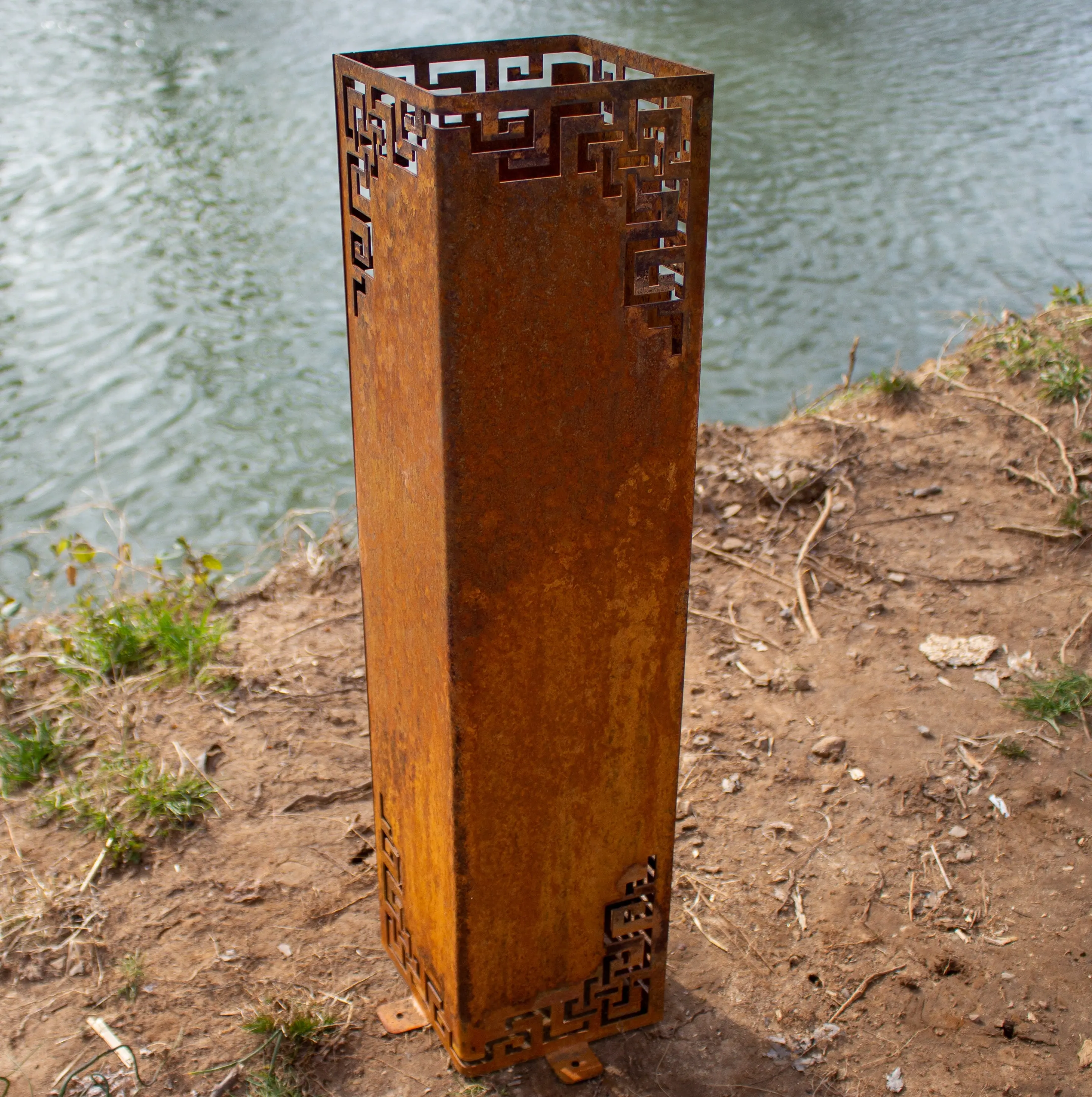 Asian-Inspired Rusted Metal Garden Column – Decorative Outdoor Landscape Sculpture