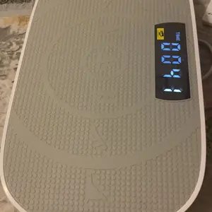 Product Review of Merach Vibration Plate Exercise Machine with Lymphatic Drainage Feature Compact Design for Full Body Workout Max User Weight 400LBS Home Gym Equipment from C**u