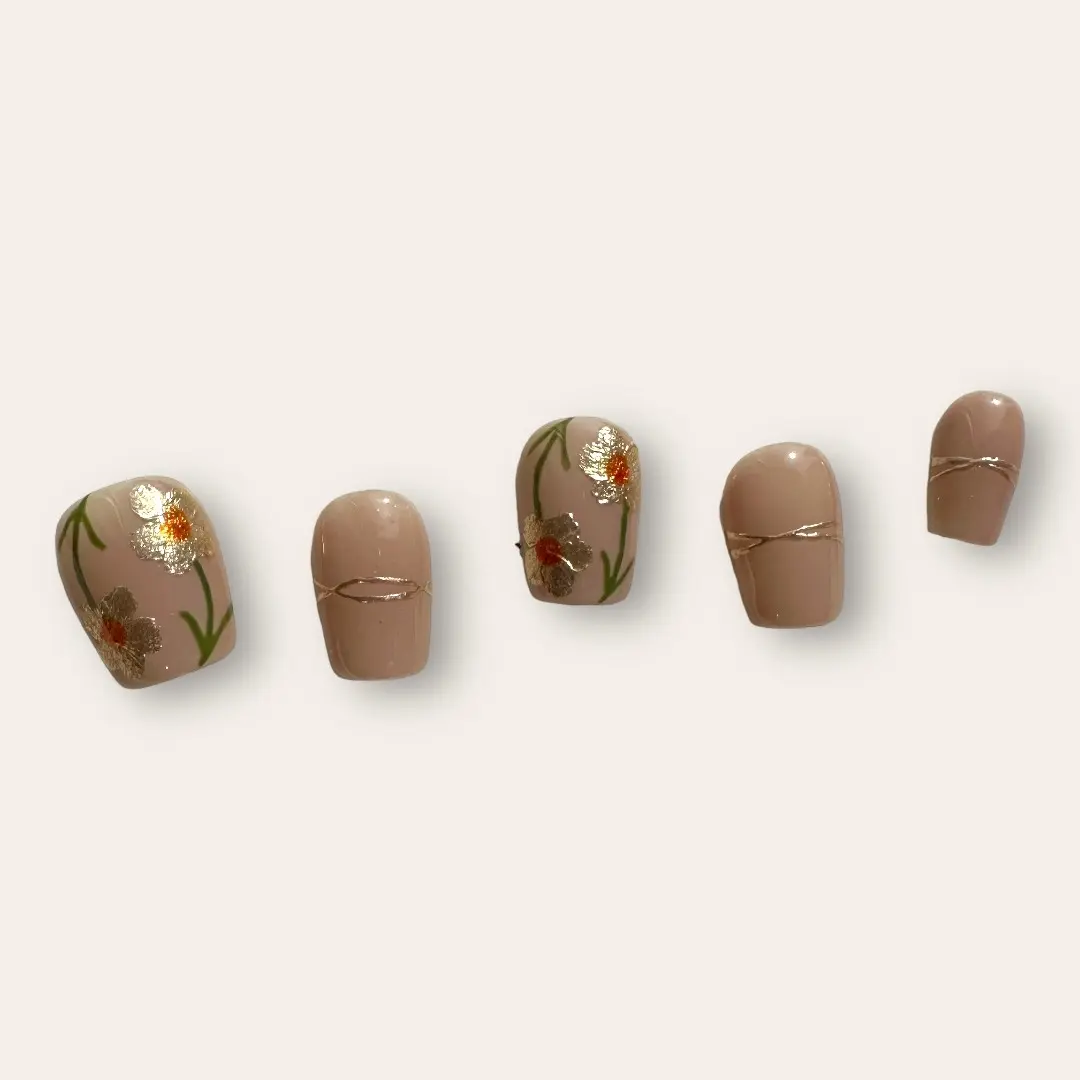 Nail Closet By Nata nude color gold flower floral fall luxe chrome Japanese squoval short press on nails clip on nails fake nails Long-lasting High Gloss Waterproof