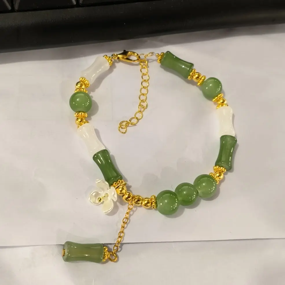 Women's Chinese-Style Bangle with Flower Motif, Natural Bamboo Bracelet with Segmented Joints, Traditional Cultural Jewelry Accessory