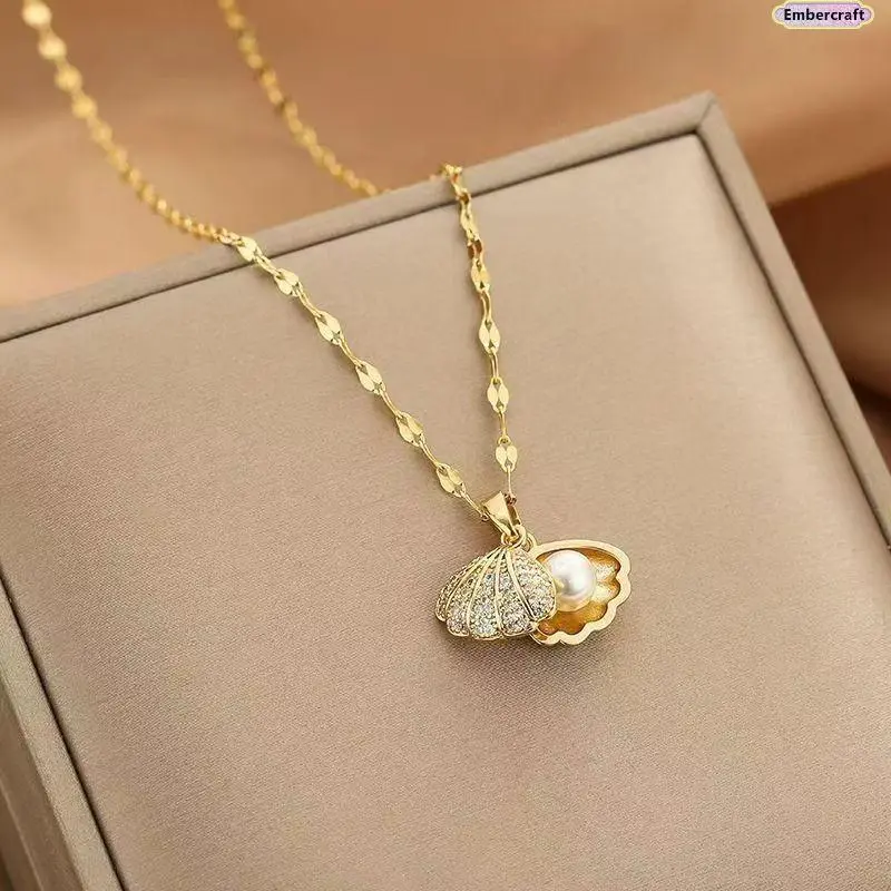 Women's Dainty Pearl Details Seashell-Shaped Necklace - Fan Pendant Ocean-Inspired Light Luxury Niche Collarbone Chain, Elegant Costume Jewelry Accessory for Seaside Vacation Photos, Pearl Details Necklaces, Ocean-Inspired Necklaces