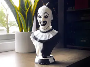 Terrifier Art The Clown Bust Statue