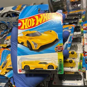 Hot Wheels CADILLAC PROJECT GTP HYPERCAR YELLOW Racing Car Scale Diecast Toy Collectible