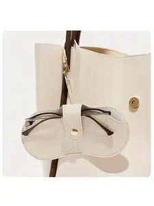 Elegant Embossed Glasses Cover - Cute Hanging PU Leather Sunglasses Storage Bag, Portable Travel Eyewear Holder, Ideal for Gifts