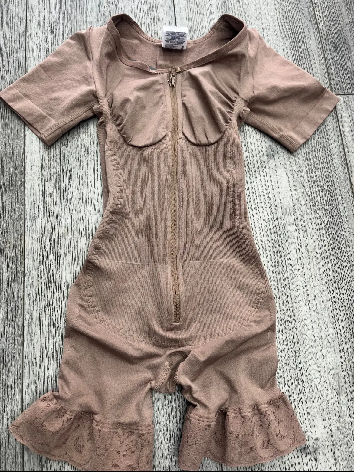 Coqueta 796 Women's Bodysuit for Comfort and Style Full-Body Compression Short Sleeve Front Zipper Closure Mid-Thigh Length Outfit