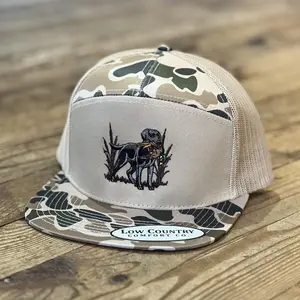Black Lab Retrieving 7-Panel Old School Camo Hat Snapback | Unisex Retro Snapback Trucker Hat for Men & Women
