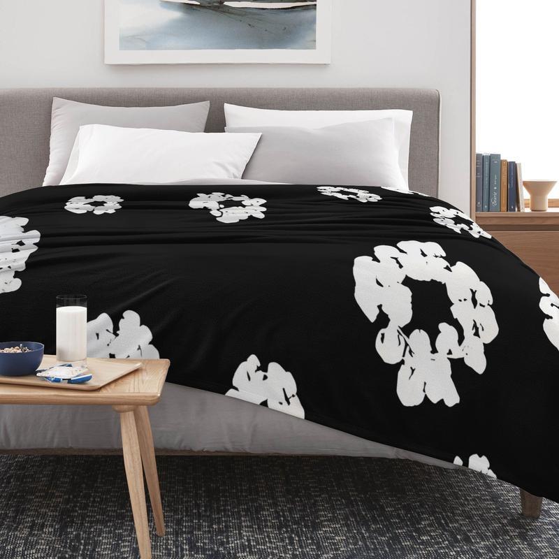 Luxury Cozy Black D-Denim Flannel Blanket with Unique White T-Tears Prints, Soft Plush All-Season Throw for Sofa, Bed, Modern Home Decoration,Perfect Birthday, Christmas, Halloween Gift