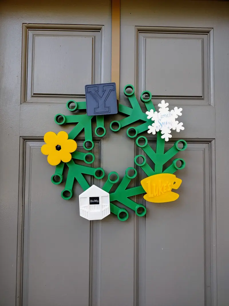 G.G. 3D-Printed Wreath – Customizable Stars Hollow-Inspired Decor