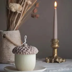 Autumn Acorn Scented Candles: Nature's Cozy Glow