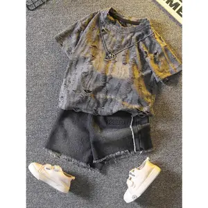 Boys' Summer Two-Piece Set: Trendy Retro Street Style Outfit, New Distressed Short-Sleeve Top + Black-Grey Faux Denim Shorts, Suitable for Outdoor Activities