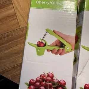 Cherry/olive pitters