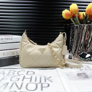 Pre-owned PRADA nylon Shoulder Bags Re Edition Brown Shoulder Bag T10273900