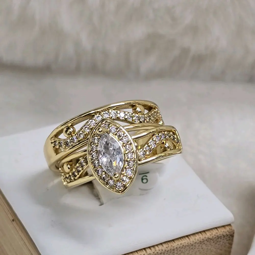# 0178 Anillos de Matrimonio Adiamantados Oro Laminado Alta Calidad 14k Elegante Diseño Brillante para Novias