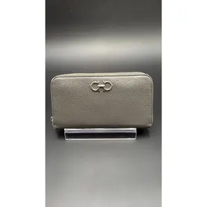 Pre-owned Leather Luxury Bags & Accessories Salvatore Ferragamo Gancini Zippy Long Wallet, Grey Date Code: IY220405. Entrupy ID: JHGK6V8.