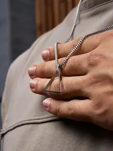 Men's Classic Stainless Steel Triangle Pendant Necklace, Casual Daily Wear, Best Christmas New Year Gift, All Seasons Jewelry