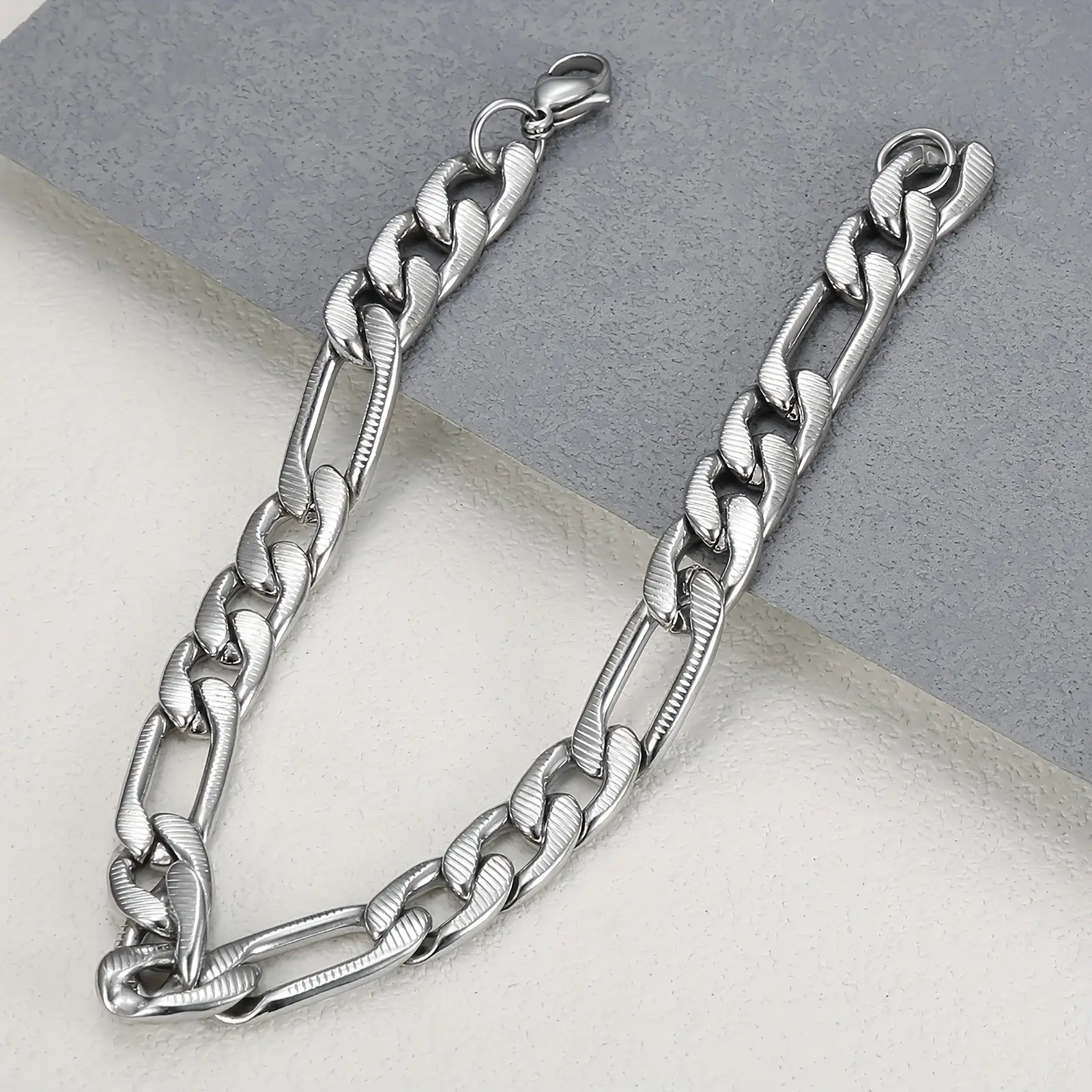 Men's Silvery Metallic Stainless Steel Minimalist Cuban Chain Bracelet - Solid Link Male Wear Punk Hip-hop Rock Costume Jewelry, Classic Wrist Accessory Repro-Free Modern Fashion Piece