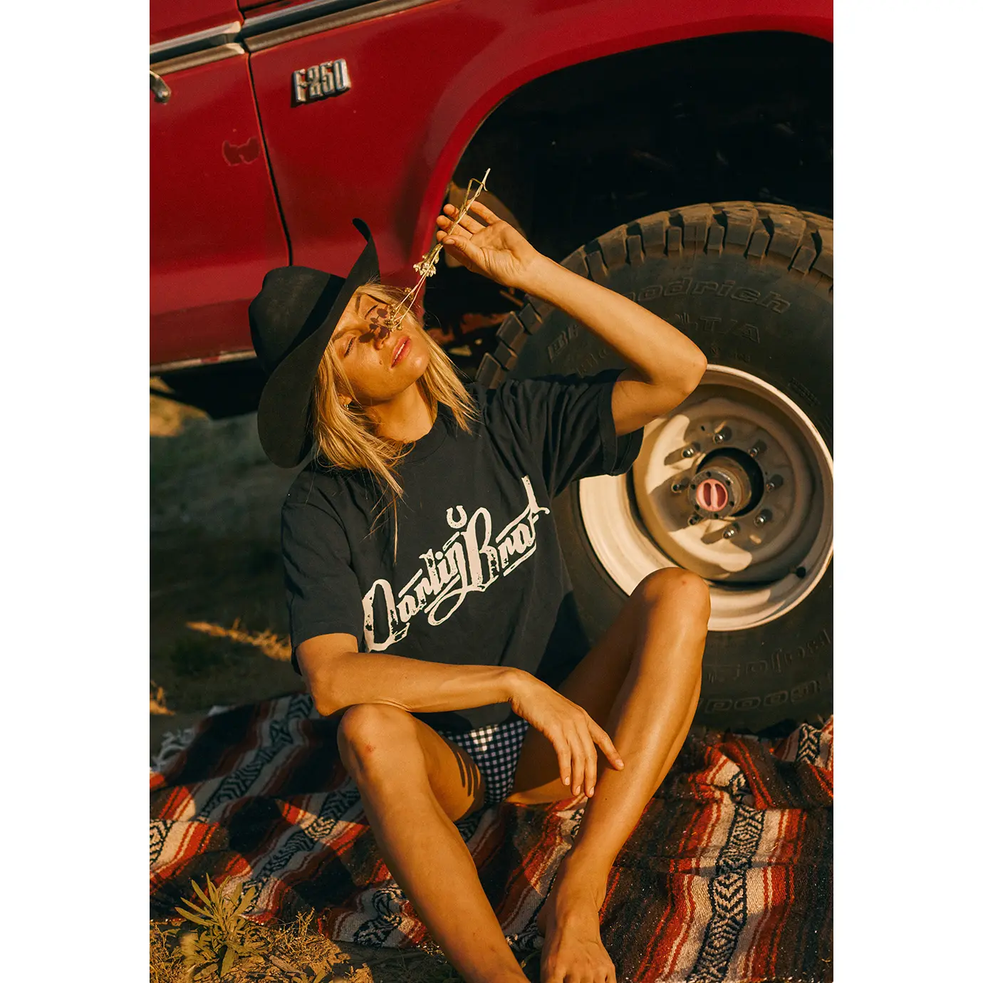 DARLIN'® Brand Short Sleeve - Black