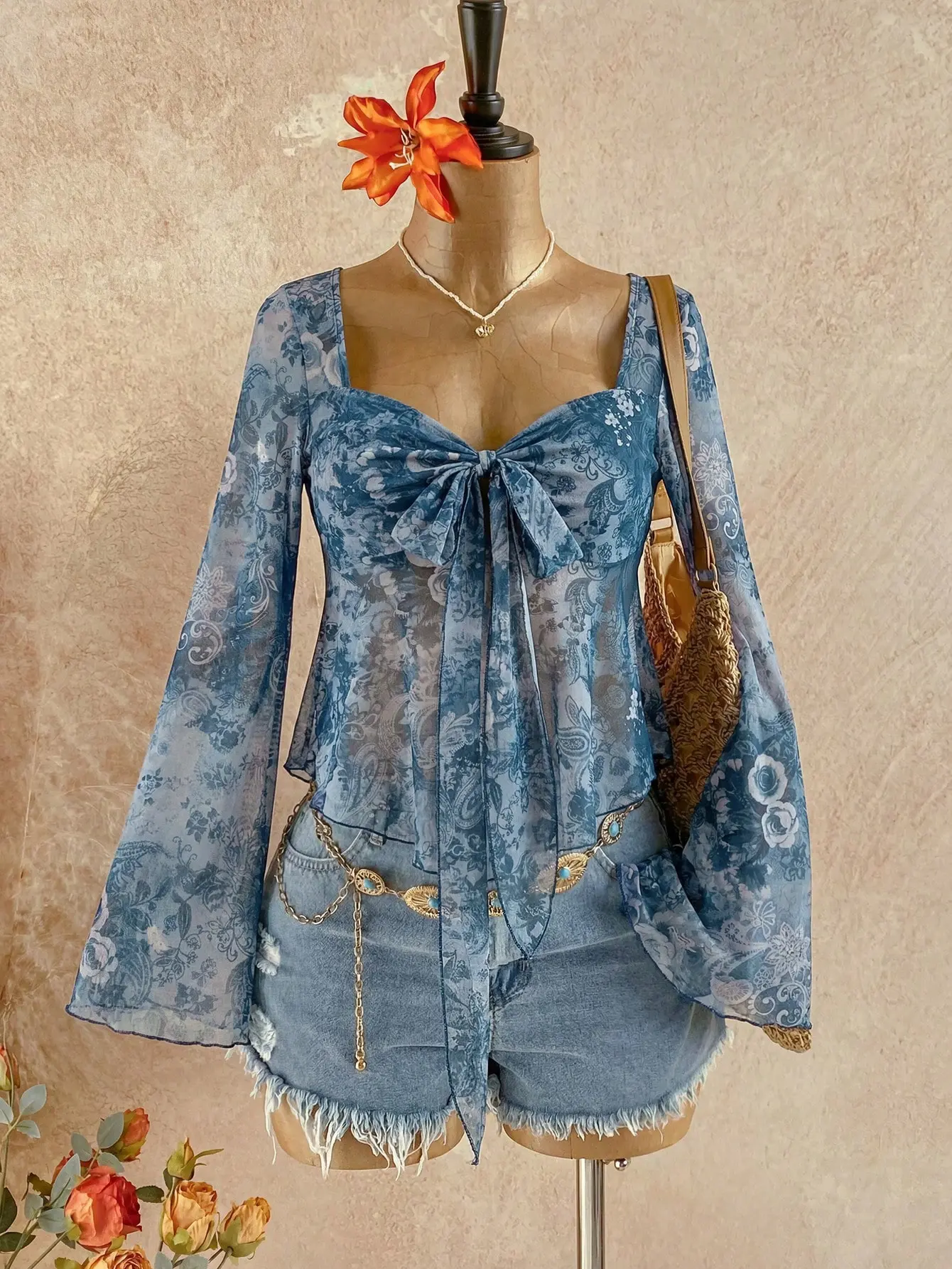 VYNCE Paisley Print Babydoll Long Sleeve Top Sweetheart Neck Summer Fall Fashion Trendy Boho Casual Everyday Blouse For Women