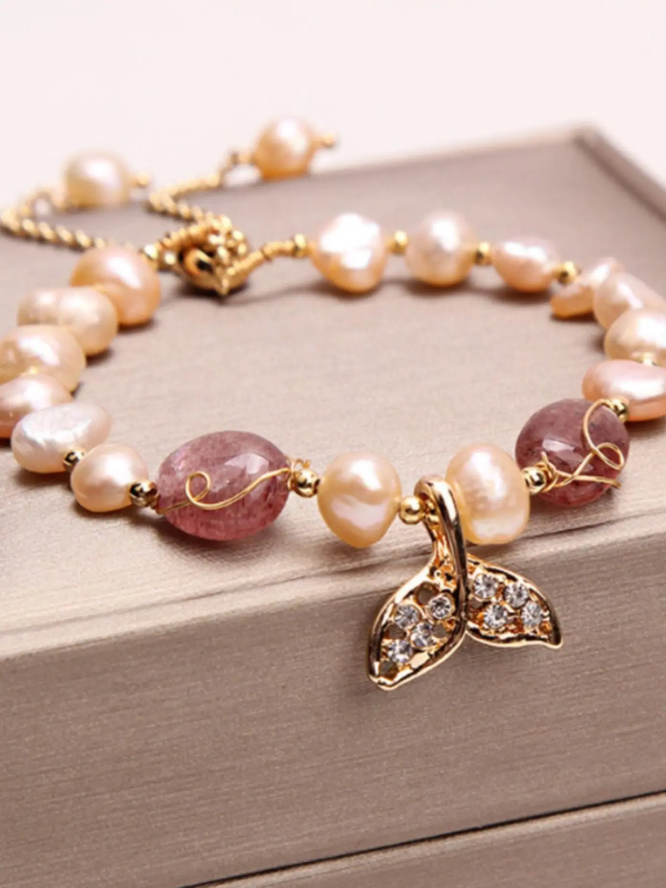 High-End Dolphin Fish Tail Pearl Bracelet for Women, Trendy Unique Design, Korean Fashion Bangle, Sweet Minimalist Jewelry