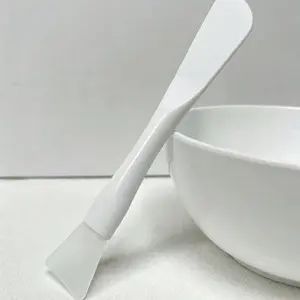 Dual-Ended Silicone Mask Brush & Scraper, 2-In-1 Tool for Applying & Removing Masks, Travel-Size, Convenient Beauty Essential