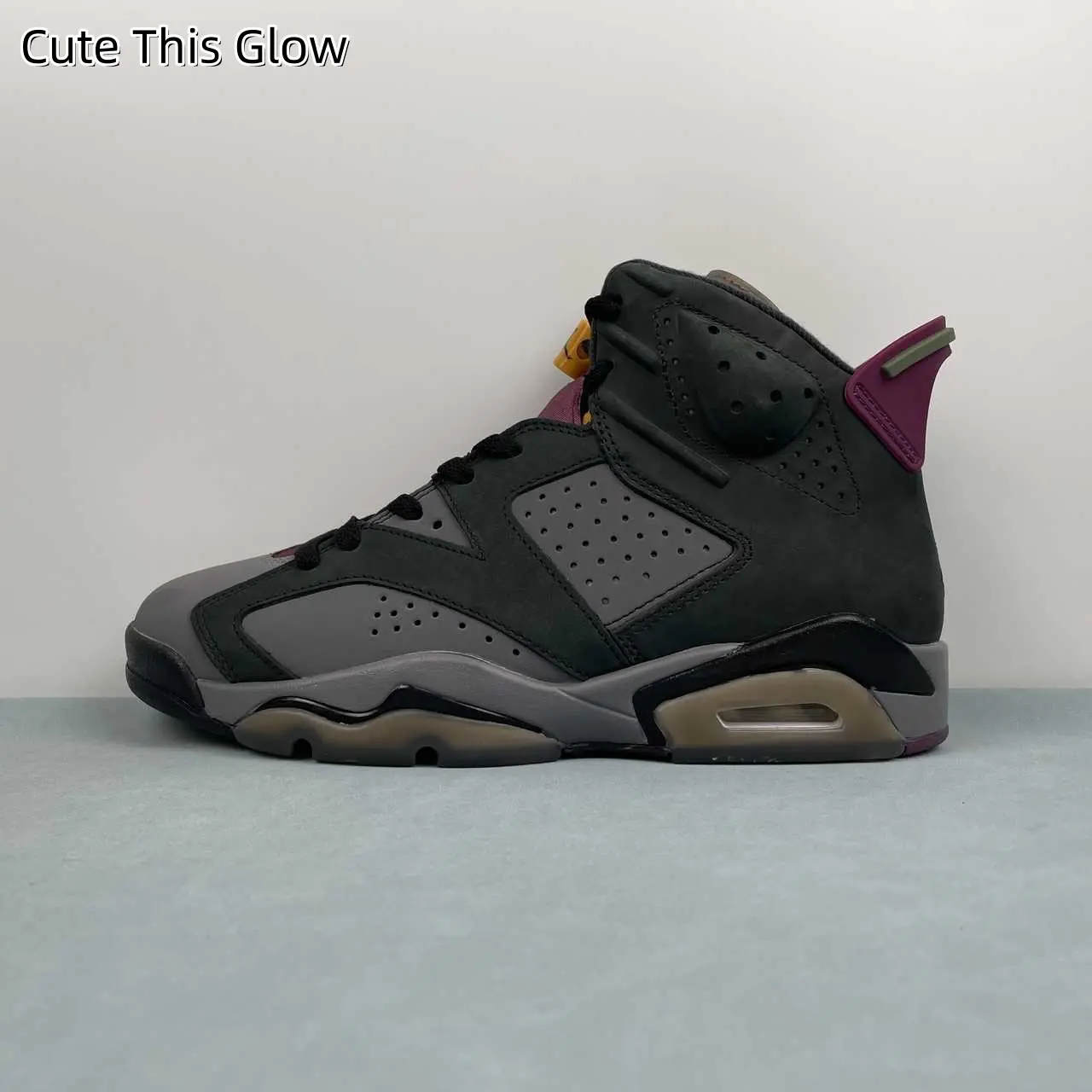 Versatile Retro High Top Sports Sneakers | Wear Resistant Composite Suede Leather Construction | Thick Cushion Shock Absorbing Sole | Lightweight Soft Interior Lining | Leisure Hiking & Indoor Basketball Use | Prevents Slippage On Uneven Outdoor Floors