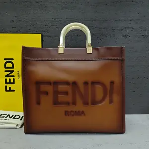 Pre-owned FENDI Leather Shoulder Bags 7.8'' R14359 Shoulder Bag C14303922657 0402 T2 Ella