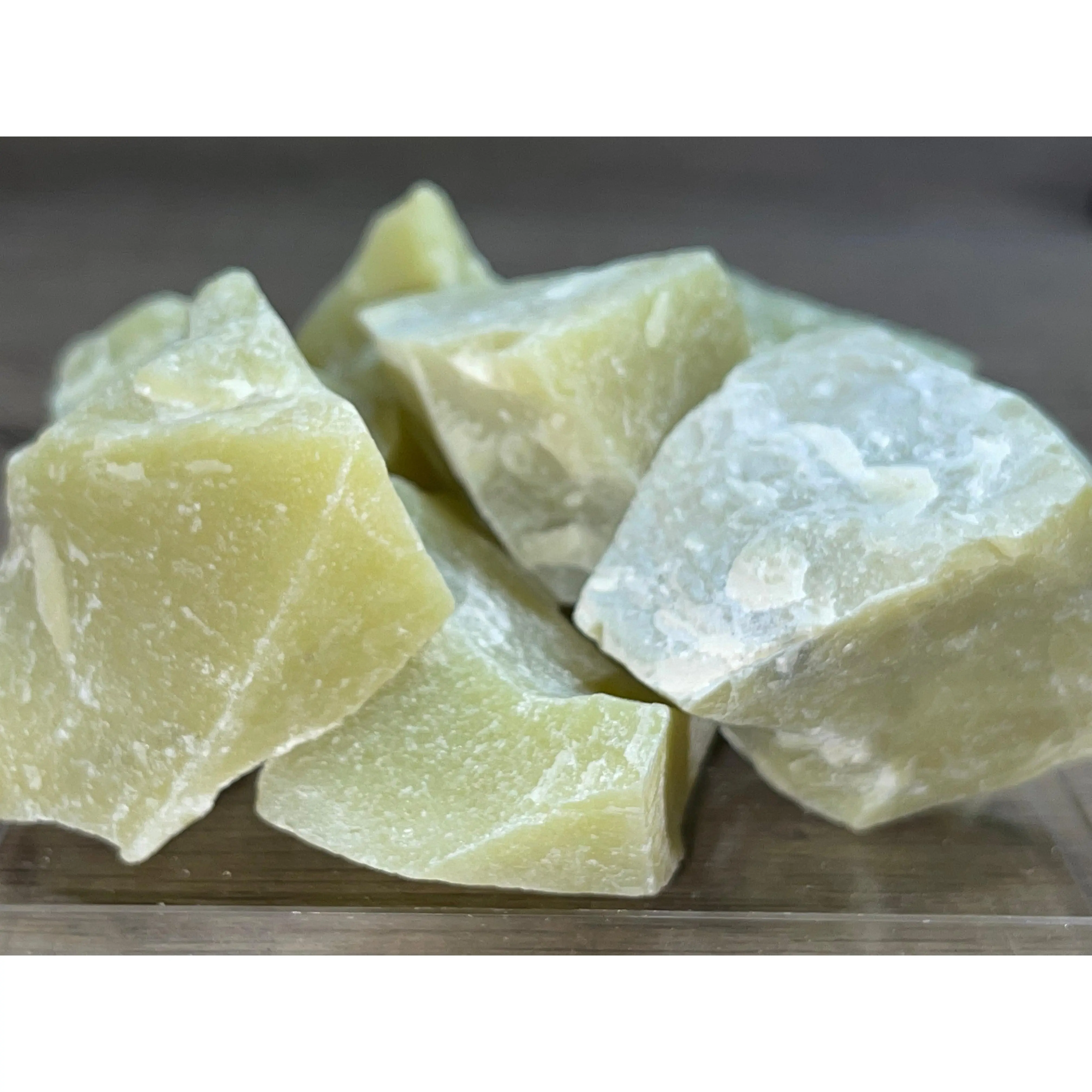 Raw Serpentine Stones – Healing, Transformation & Renewal 🌿✨