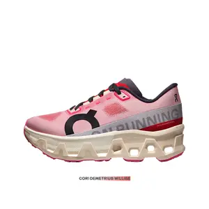 Pink High-Performance Cushioned Running Shoes, Large-Scale Hollow Cloud Outsole with Engineered Mesh Upper Design