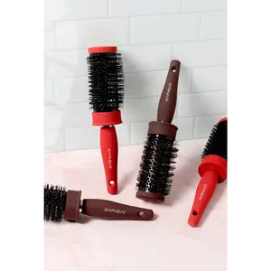 ROLL WITH IT Round Brush